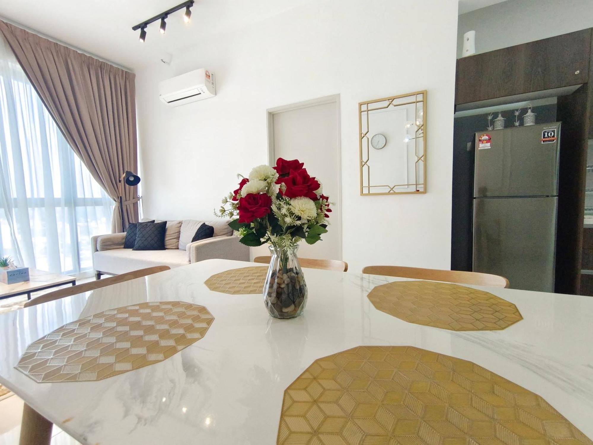 One Bedroom Troika Kota Bharu By Aghome, Modern Design Exteriör bild