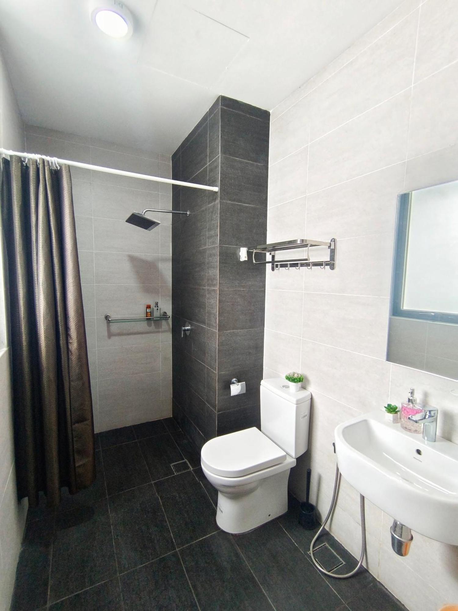 One Bedroom Troika Kota Bharu By Aghome, Modern Design Exteriör bild