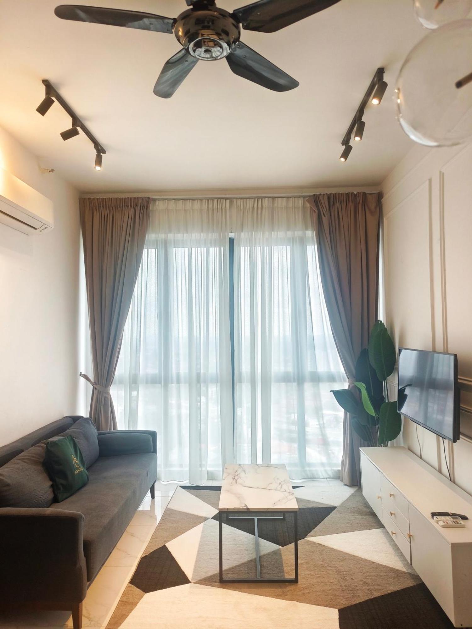 One Bedroom Troika Kota Bharu By Aghome, Modern Design Exteriör bild